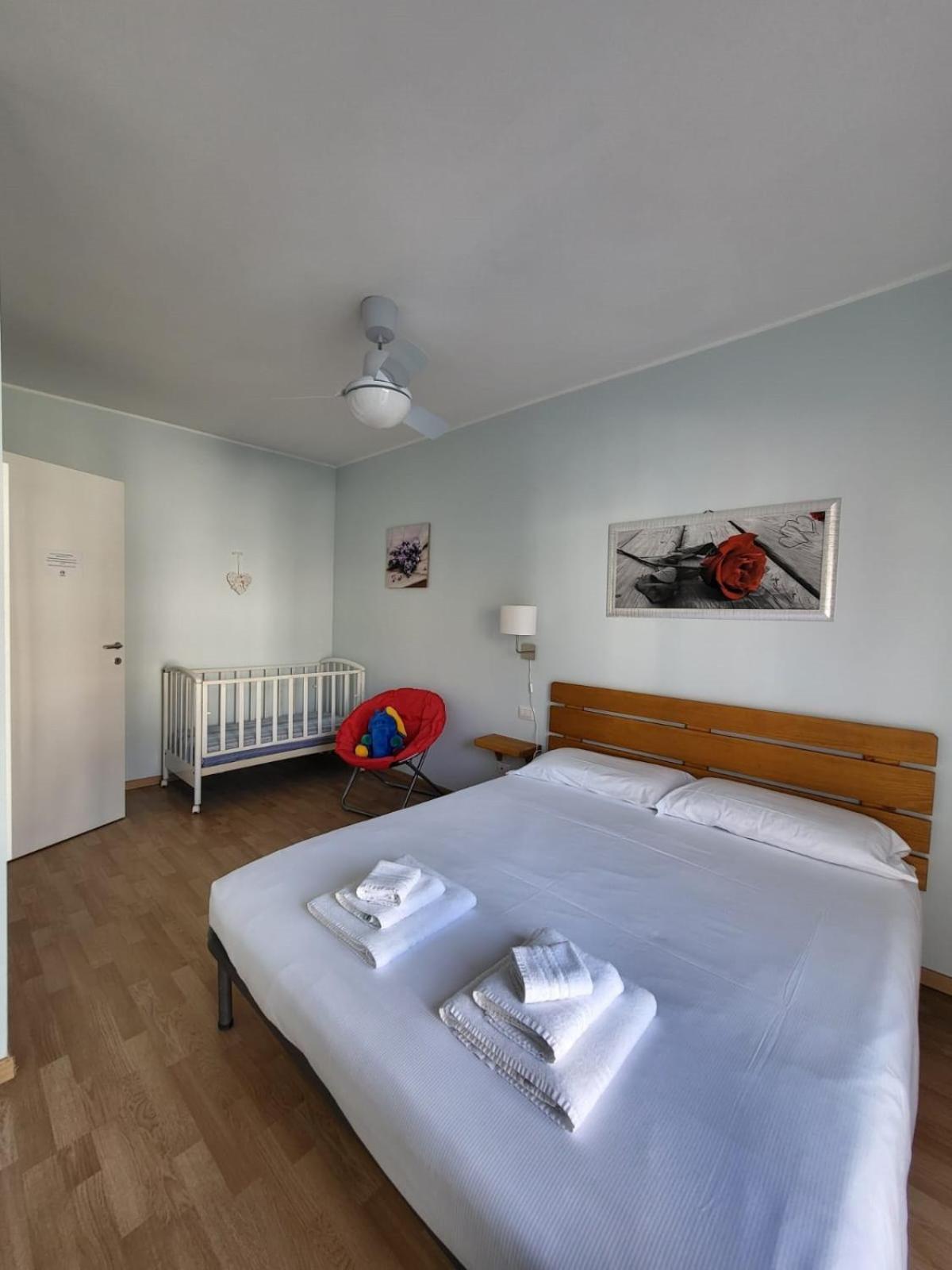 Red Apartment - Residenza Silvana Verbania Eksteriør billede