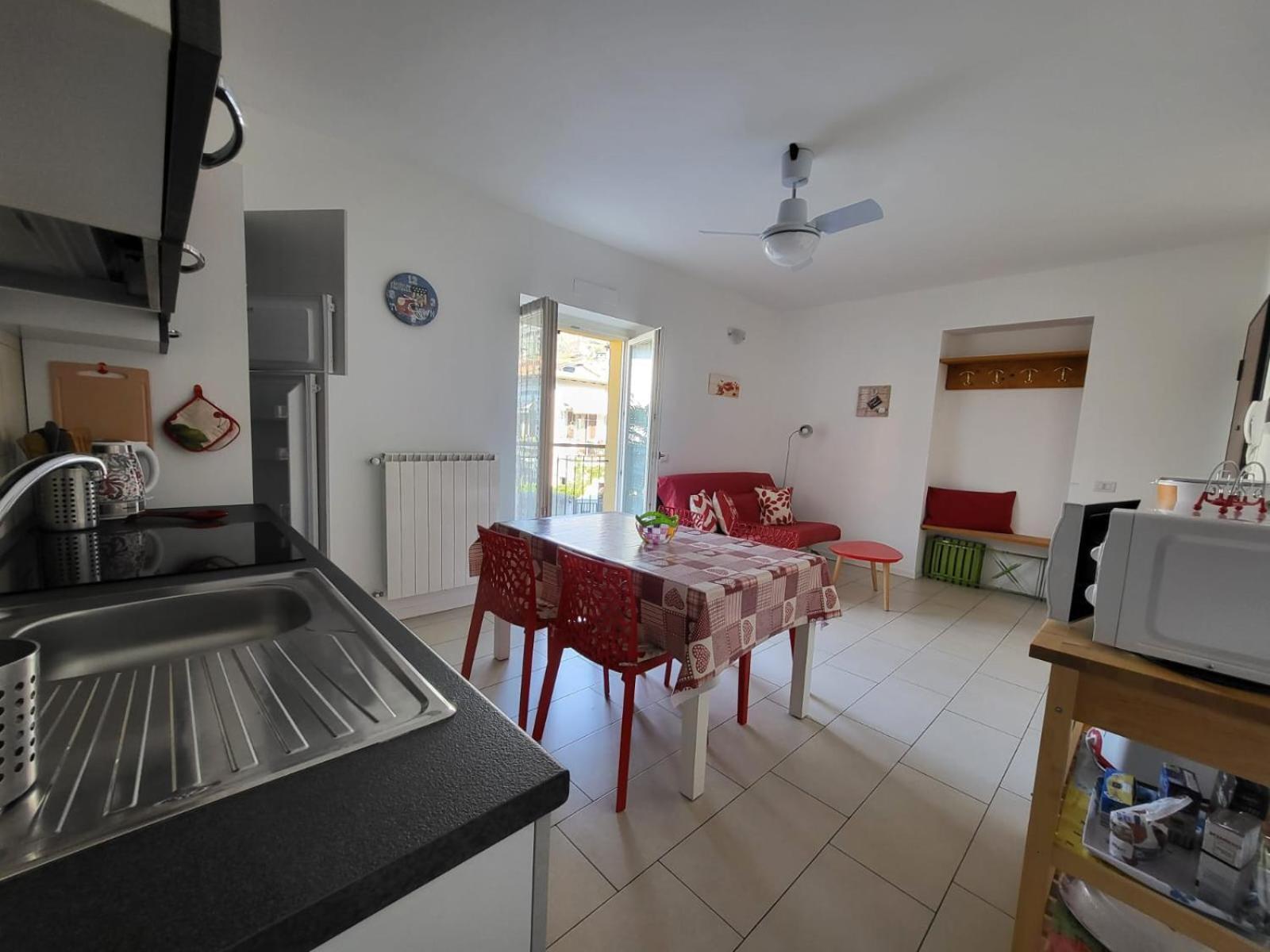Red Apartment - Residenza Silvana Verbania Eksteriør billede