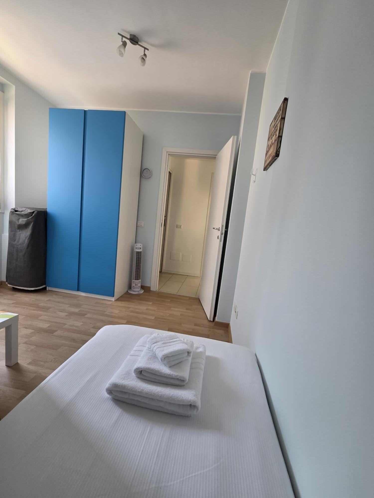 Red Apartment - Residenza Silvana Verbania Eksteriør billede
